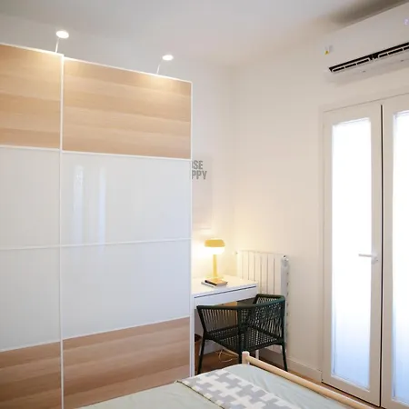 Bright 2-room For Friends And Relatives 公寓