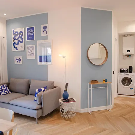 Bright 2-room For Friends And Relatives Apartament